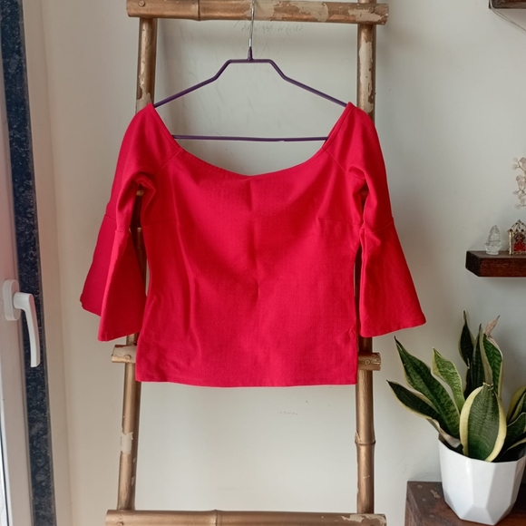 Forever New Tops - ♥️ Forever New Cropped Top